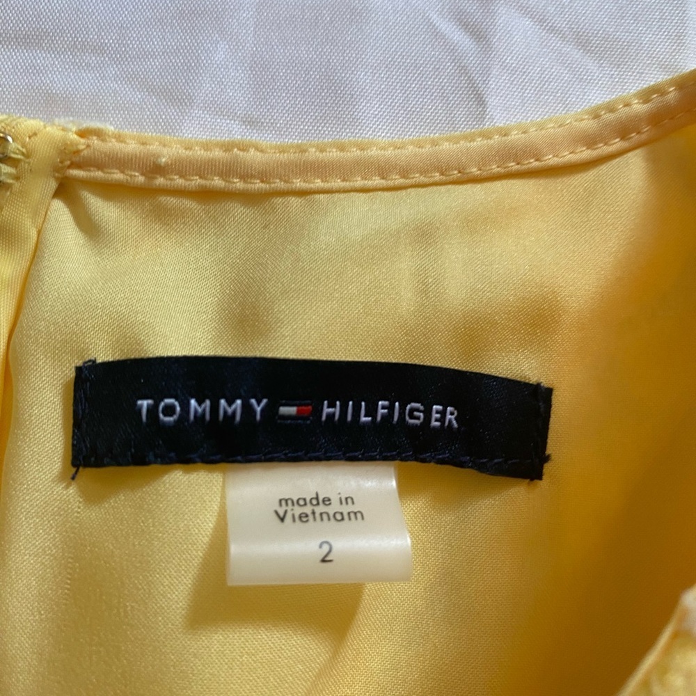 Tommy Hilfiger Lace Short Sleeves Dress - Yellow- Size 2 - Like New - Picture 7 of 12